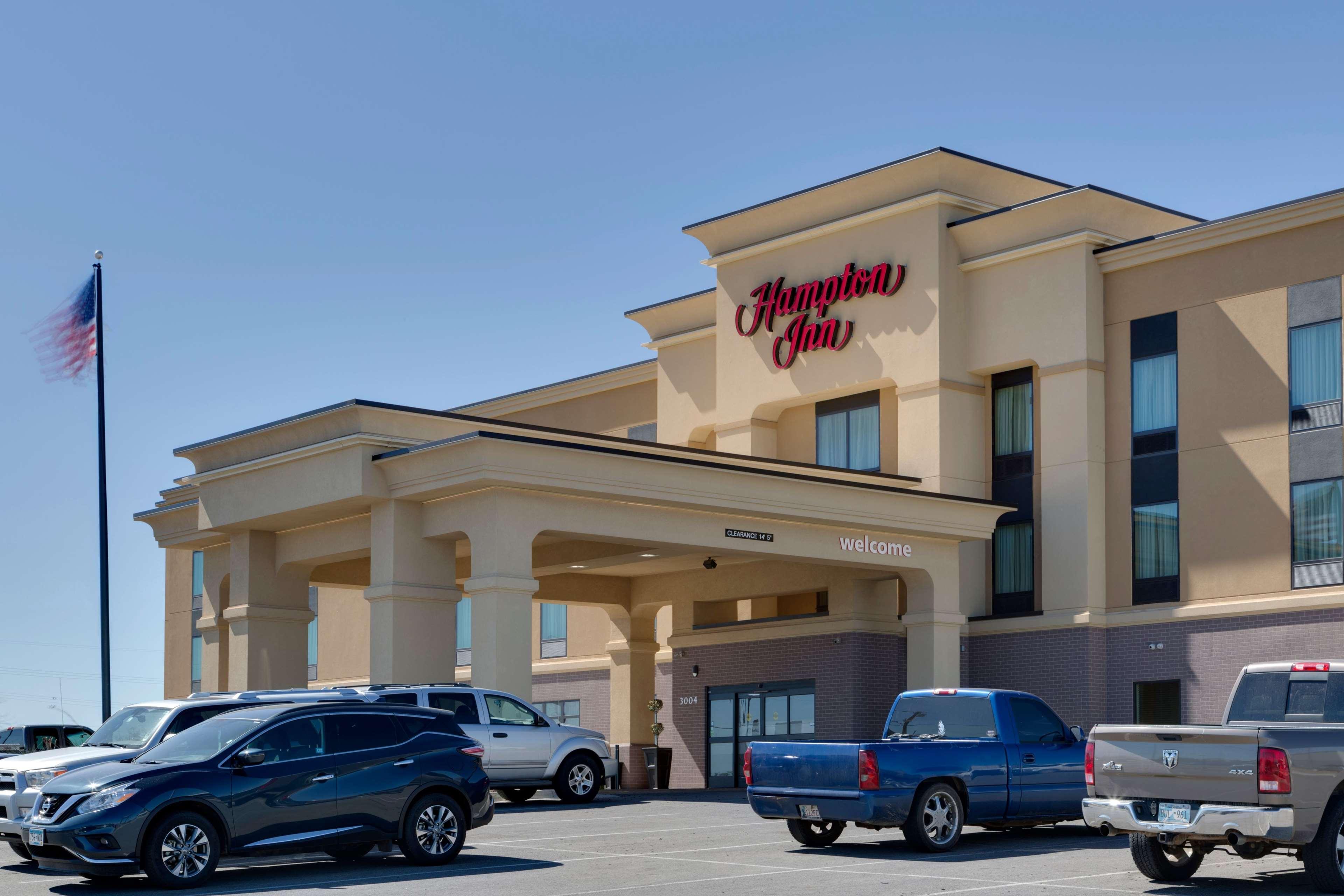 Hampton Inn Чикаша Екстериор снимка