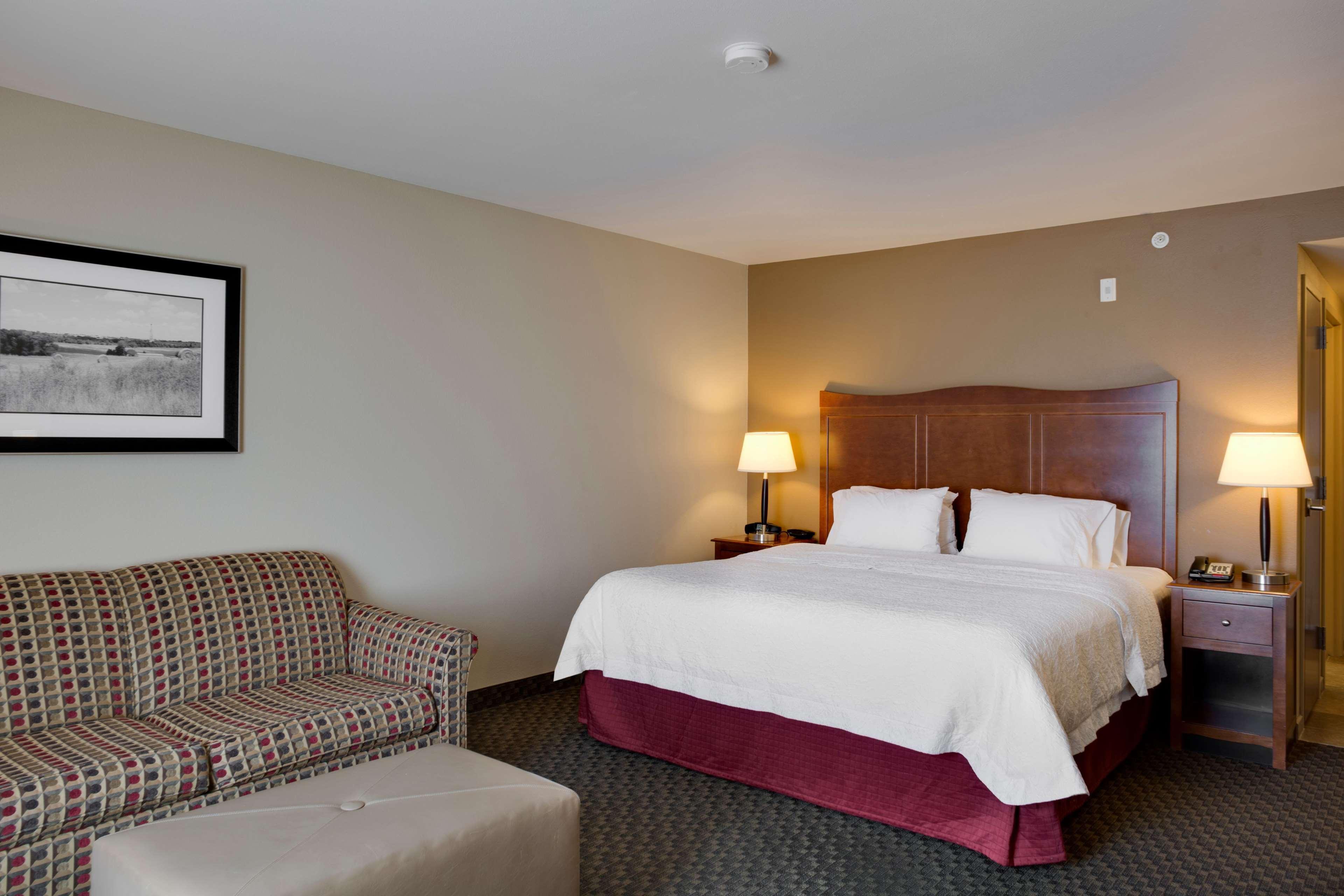 Hampton Inn Чикаша Екстериор снимка